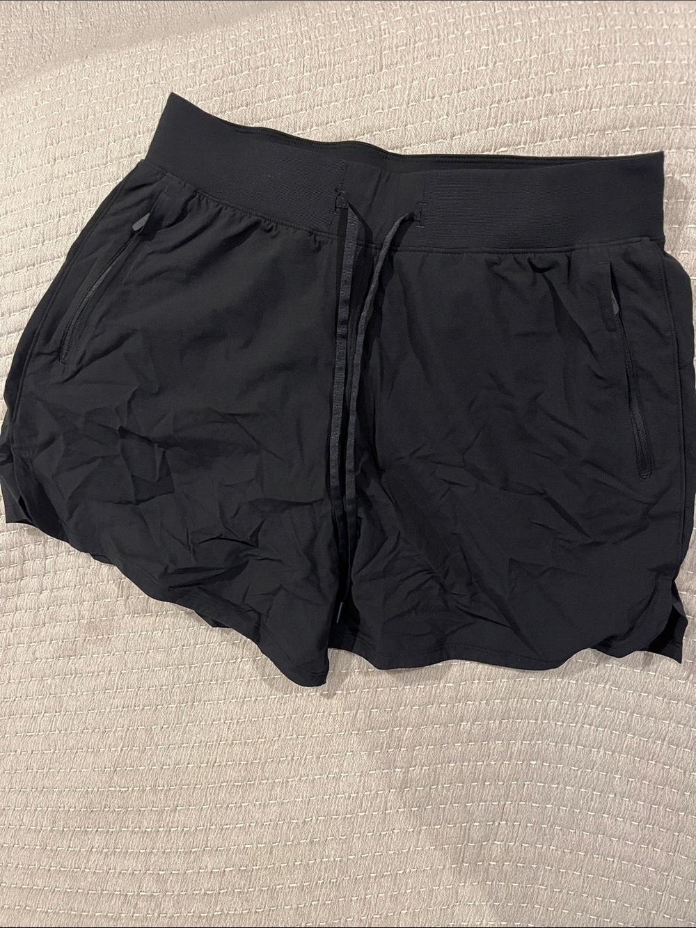 lululemon athletica License to Train Black Women's Athletic Drawstring Shorts 6